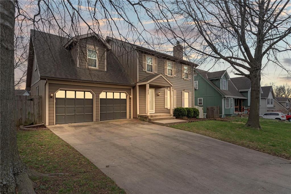 1015 E Oakview Street