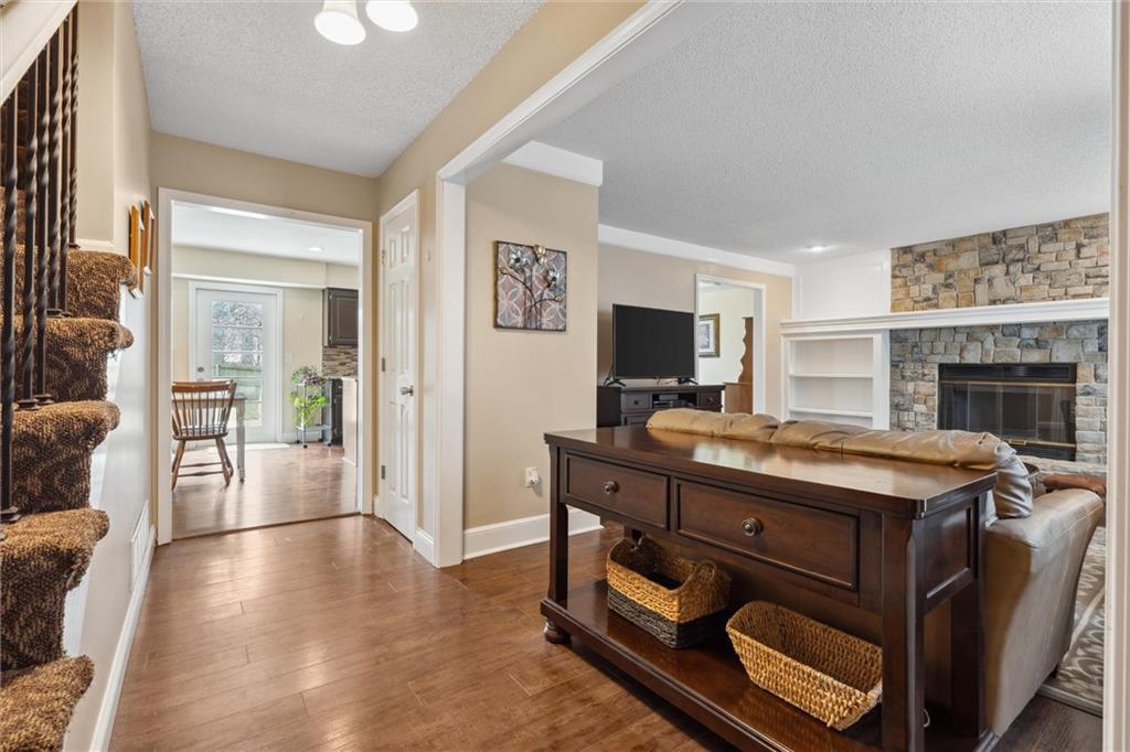 1015 E Oakview Street