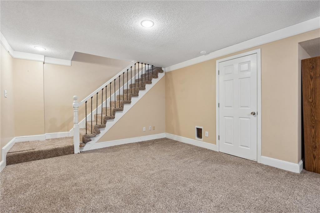 1015 E Oakview Street