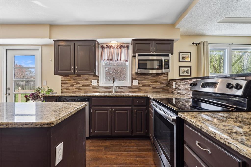 1015 E Oakview Street