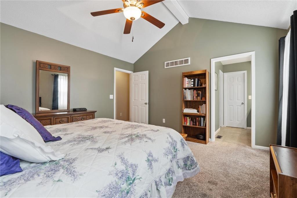 1015 E Oakview Street