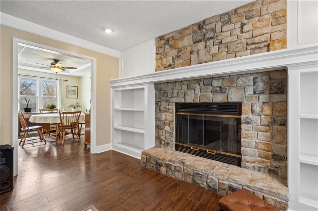 1015 E Oakview Street