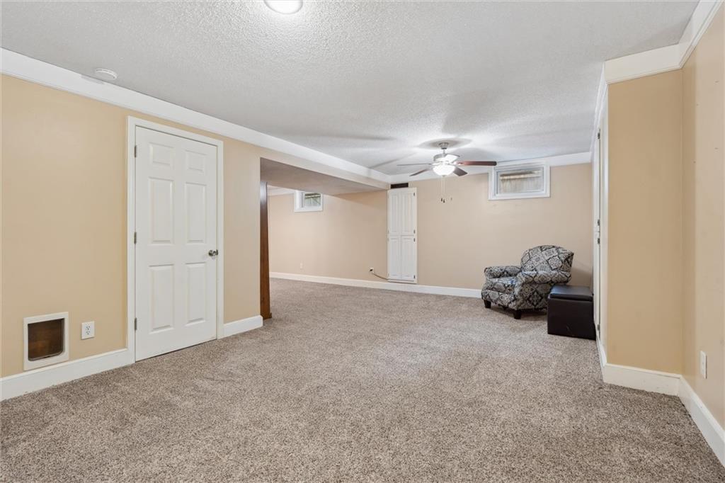 1015 E Oakview Street