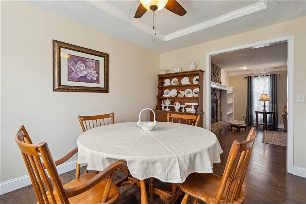 1015 E Oakview Street