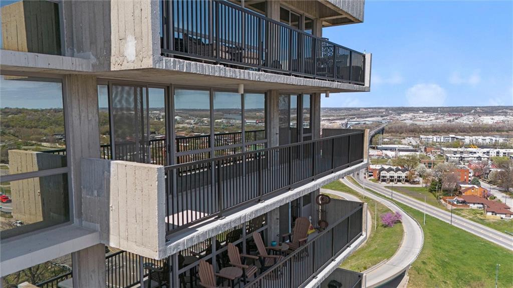 600 E Admiral Boulevard Unit: 1808