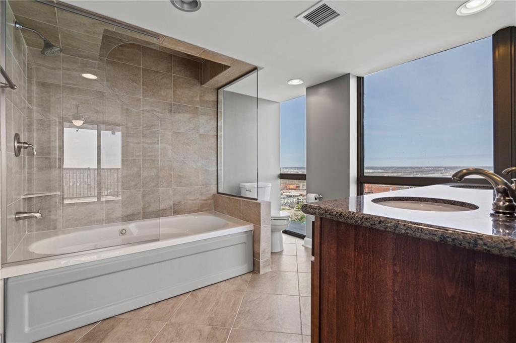 600 E Admiral Boulevard Unit: 1808