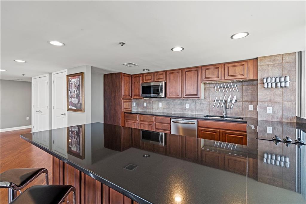 600 E Admiral Boulevard Unit: 1808