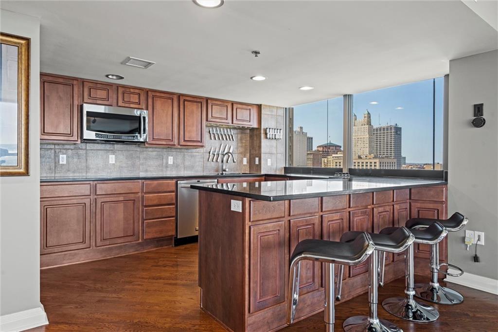 600 E Admiral Boulevard Unit: 1808