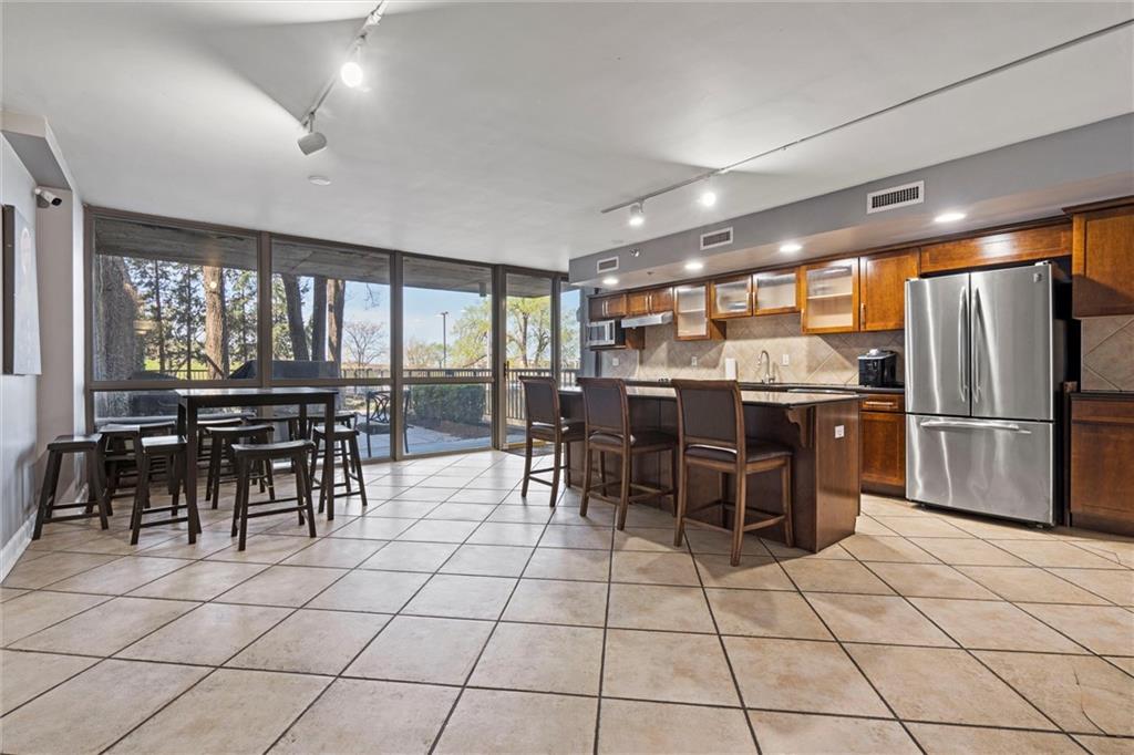 600 E Admiral Boulevard Unit: 1808