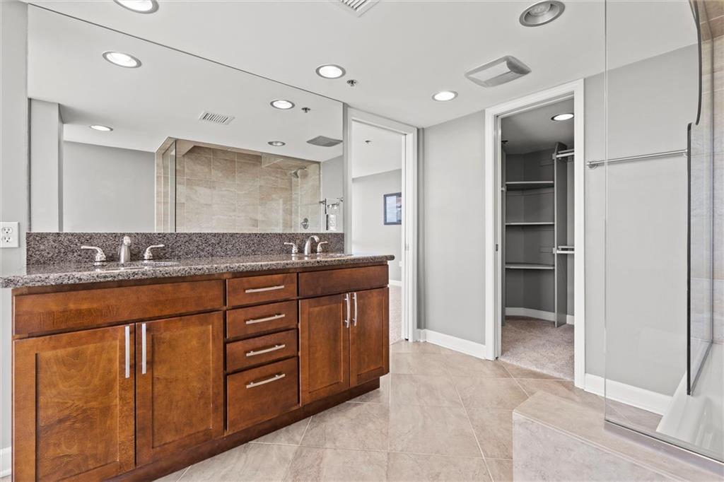 600 E Admiral Boulevard Unit: 1808