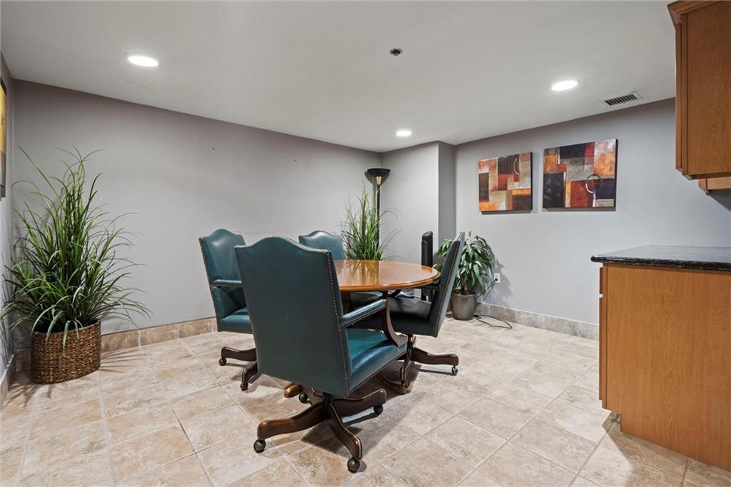 600 E Admiral Boulevard Unit: 1808