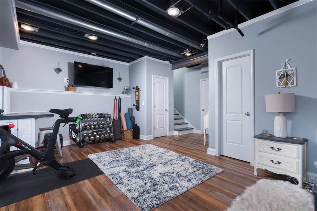 10751 N Laurel Avenue