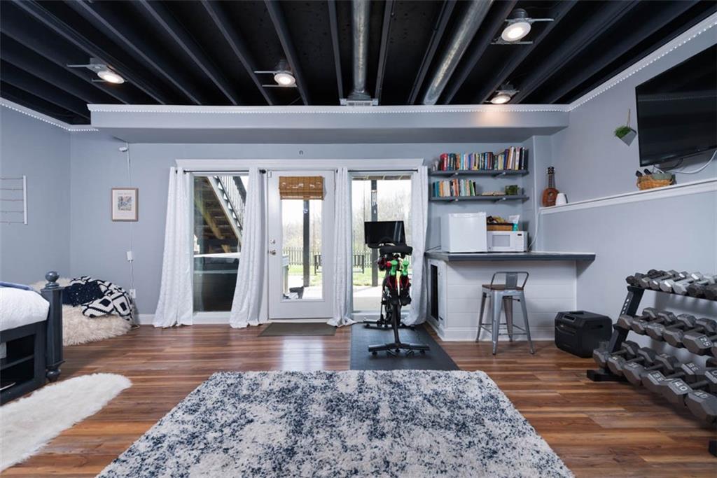 10751 N Laurel Avenue