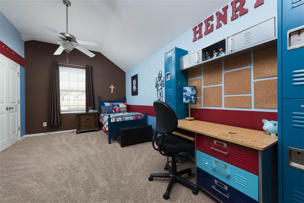 10751 N Laurel Avenue