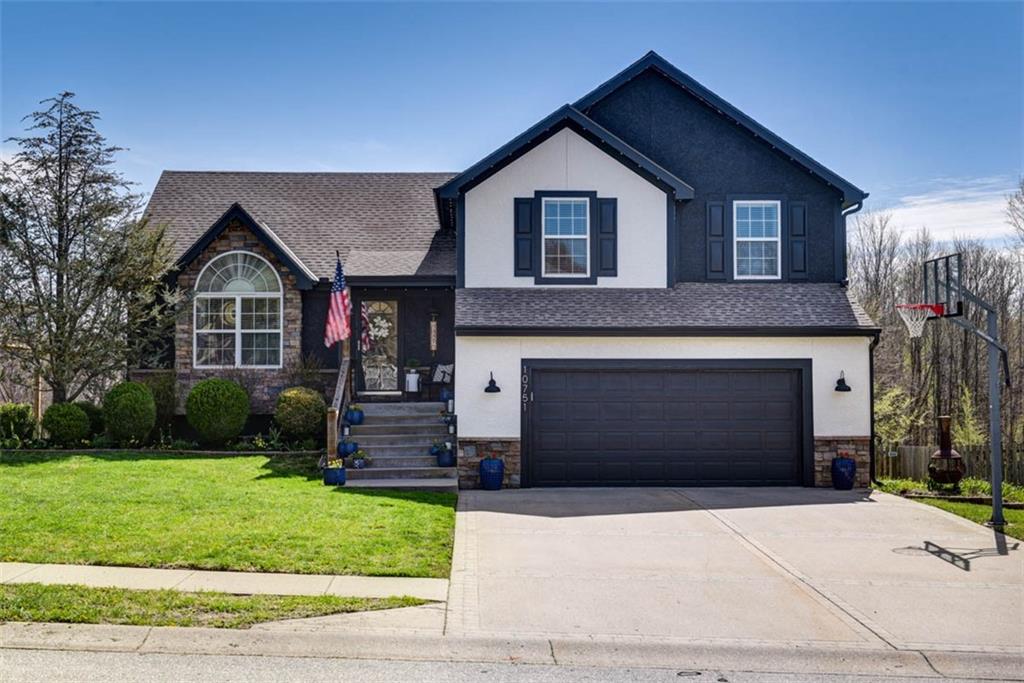 10751 N Laurel Avenue