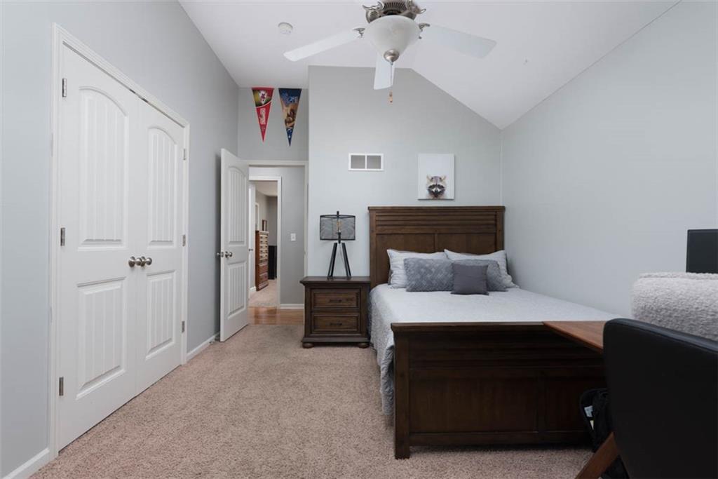 10751 N Laurel Avenue