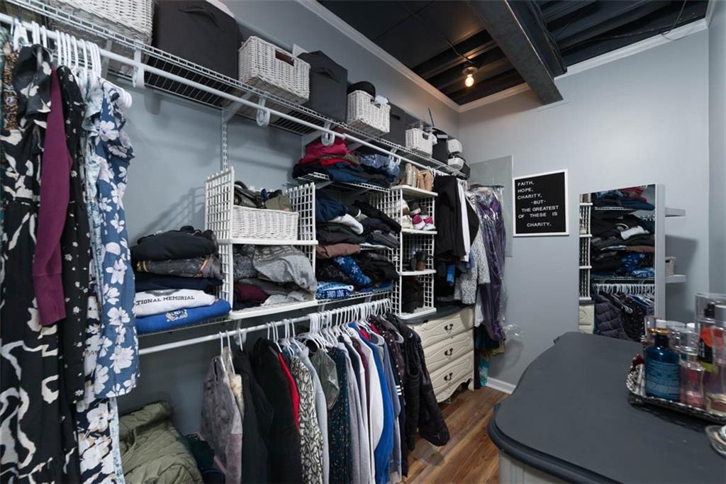 10751 N Laurel Avenue