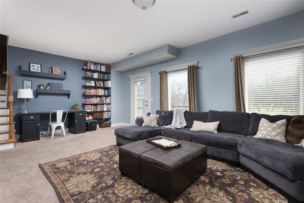 10751 N Laurel Avenue