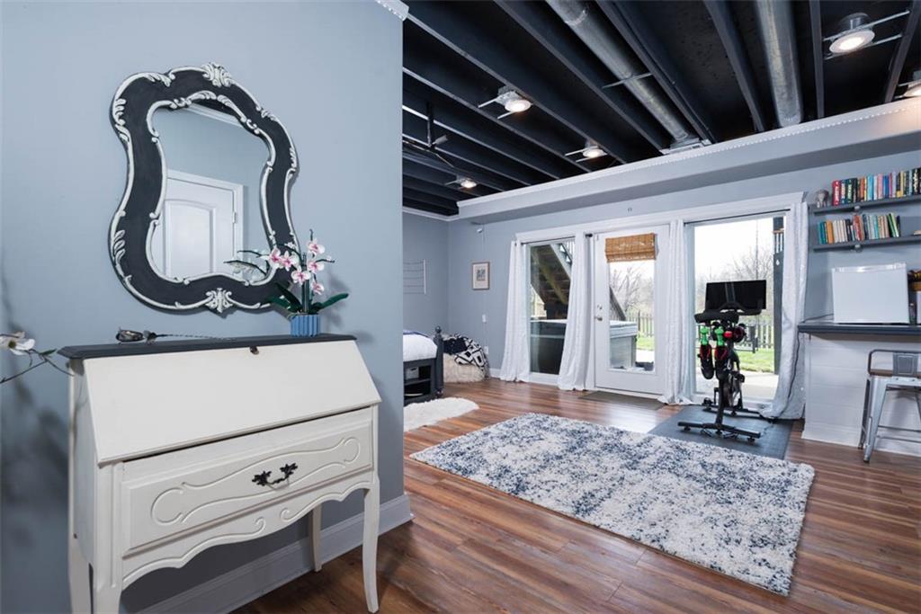 10751 N Laurel Avenue