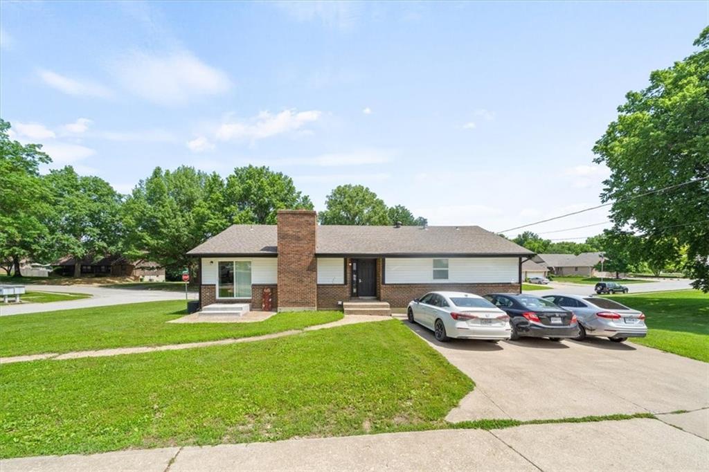 2203 Twin Oaks Drive