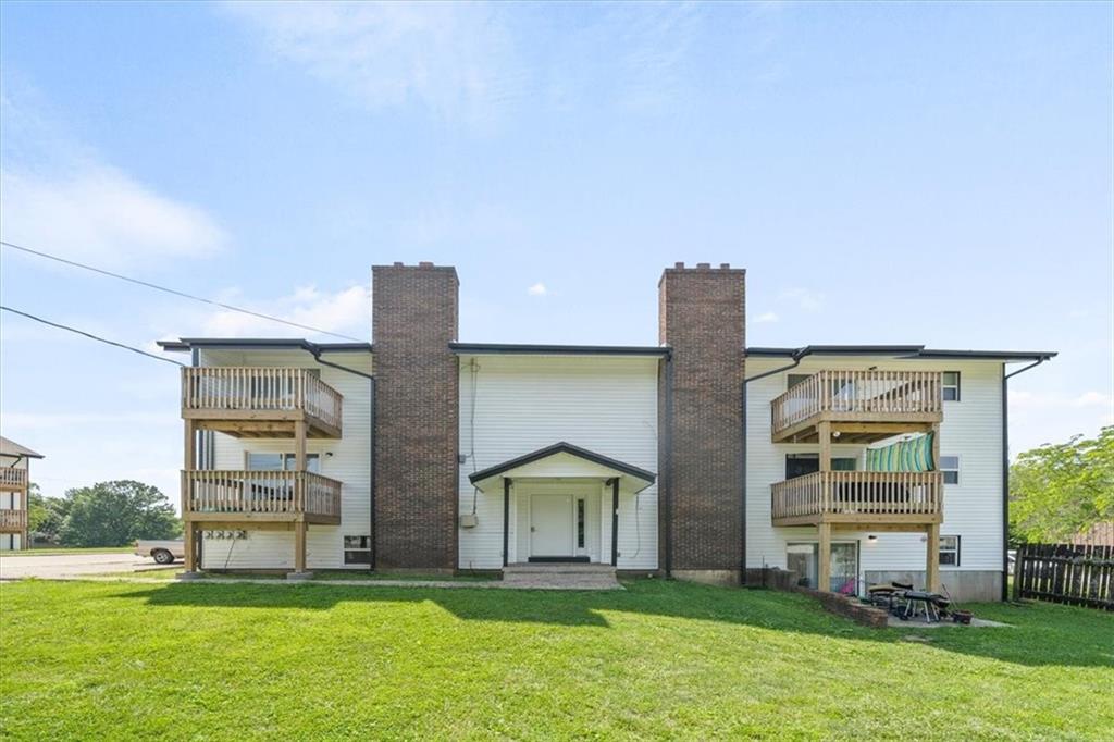 2203 Twin Oaks Drive