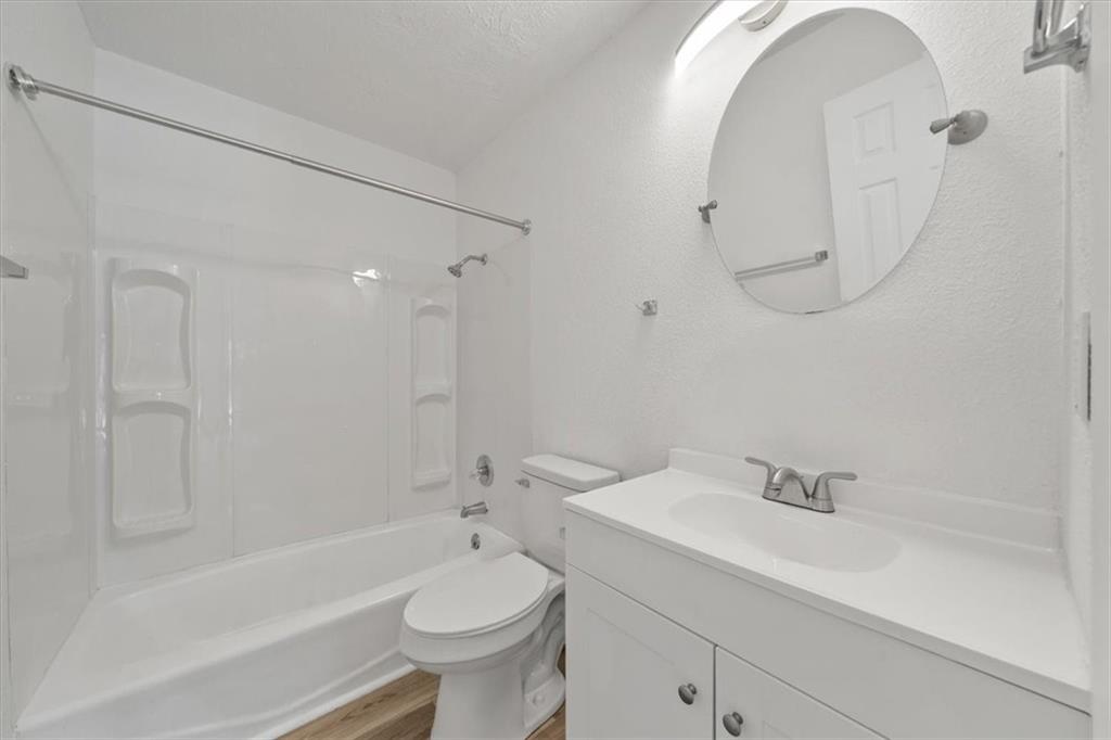 2203 Twin Oaks Drive