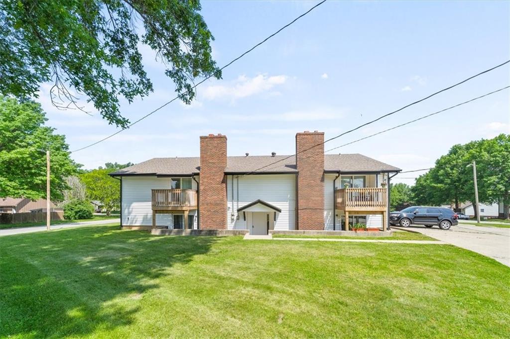 2203 Twin Oaks Drive