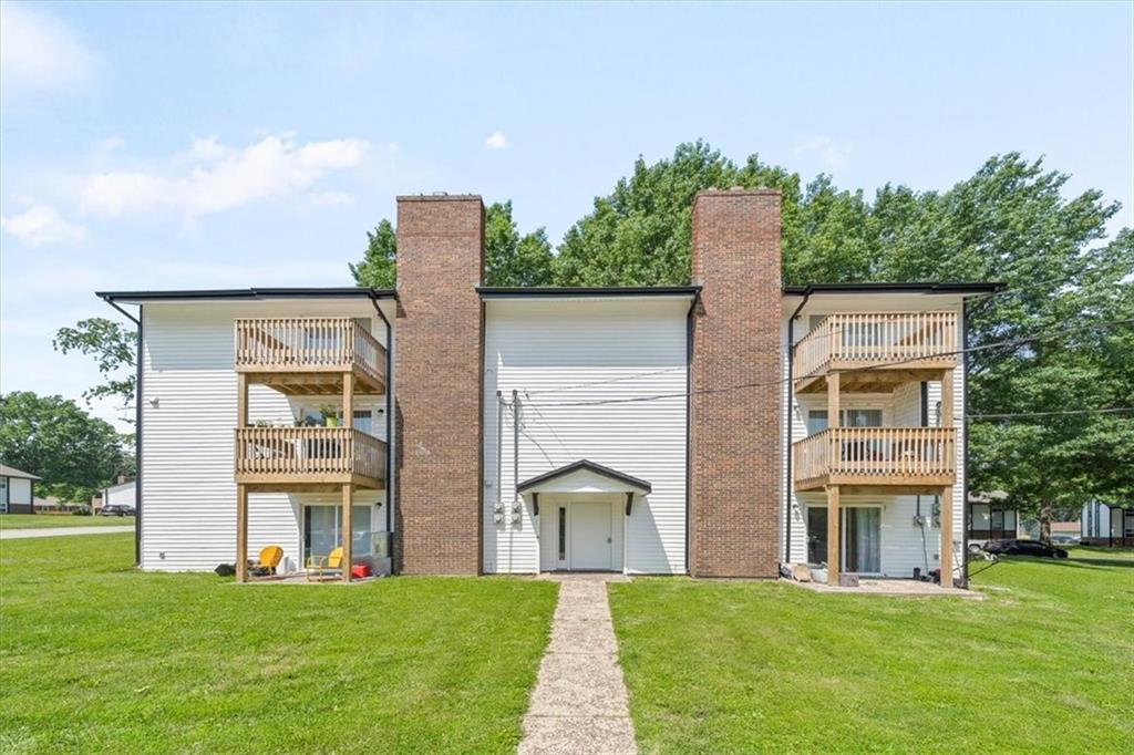 2203 Twin Oaks Drive