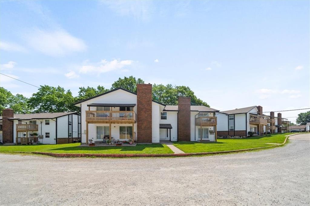 1000 Twin Oaks Terrace