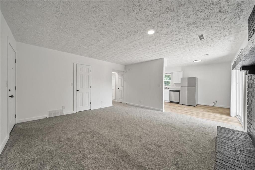 1002 Twin Oaks Terrace