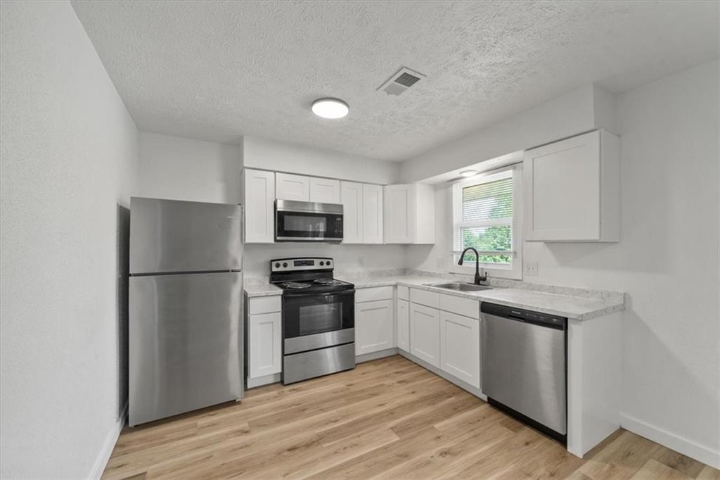 1002 Twin Oaks Terrace