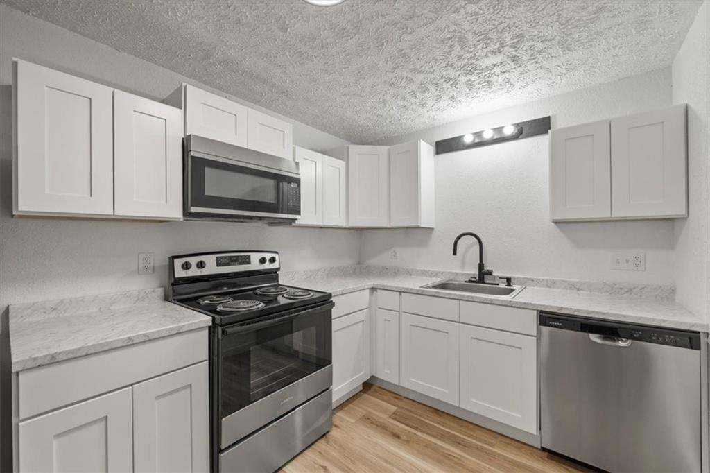 1003 Twin Oaks Terrace