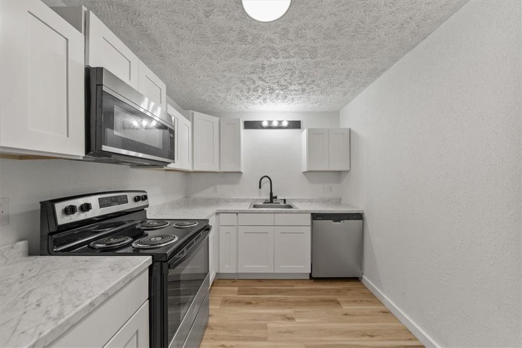 1003 Twin Oaks Terrace