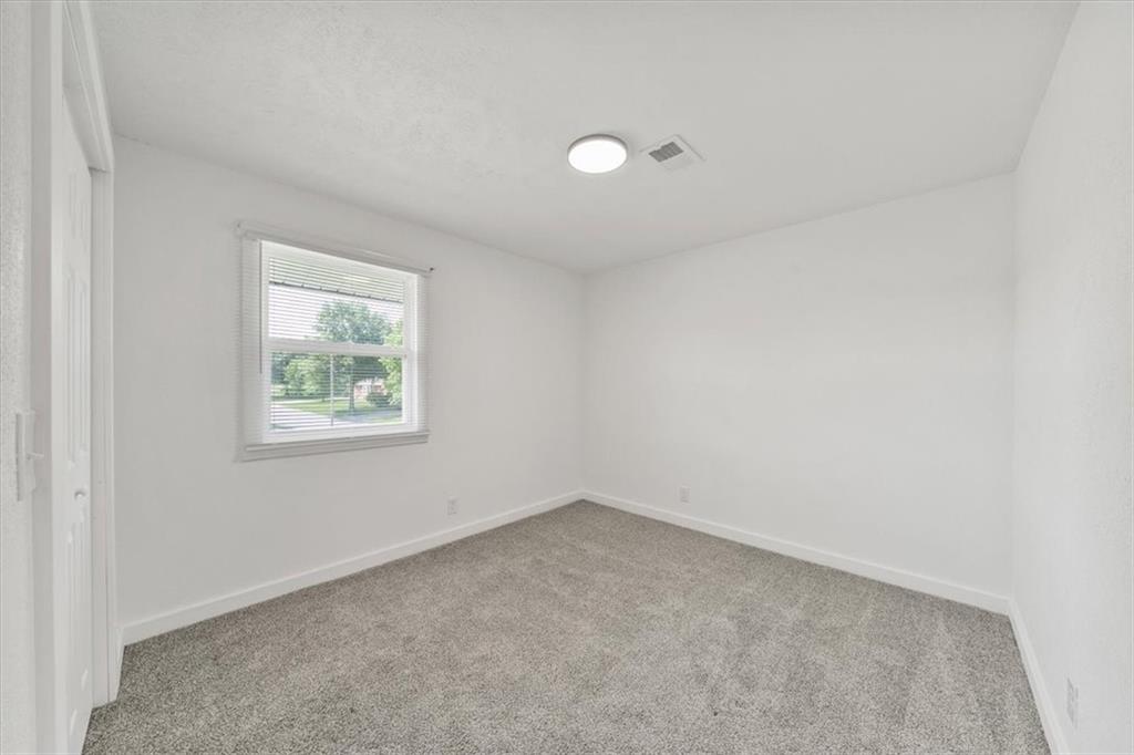 2201 Twin Oaks Drive