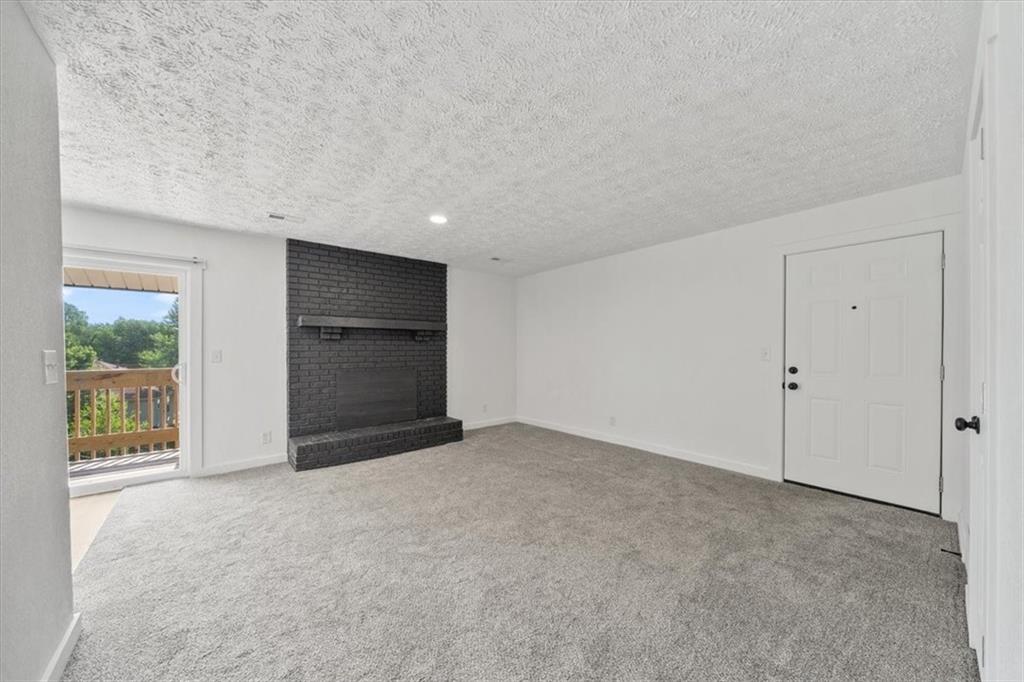 902 Twin Oaks Terrace