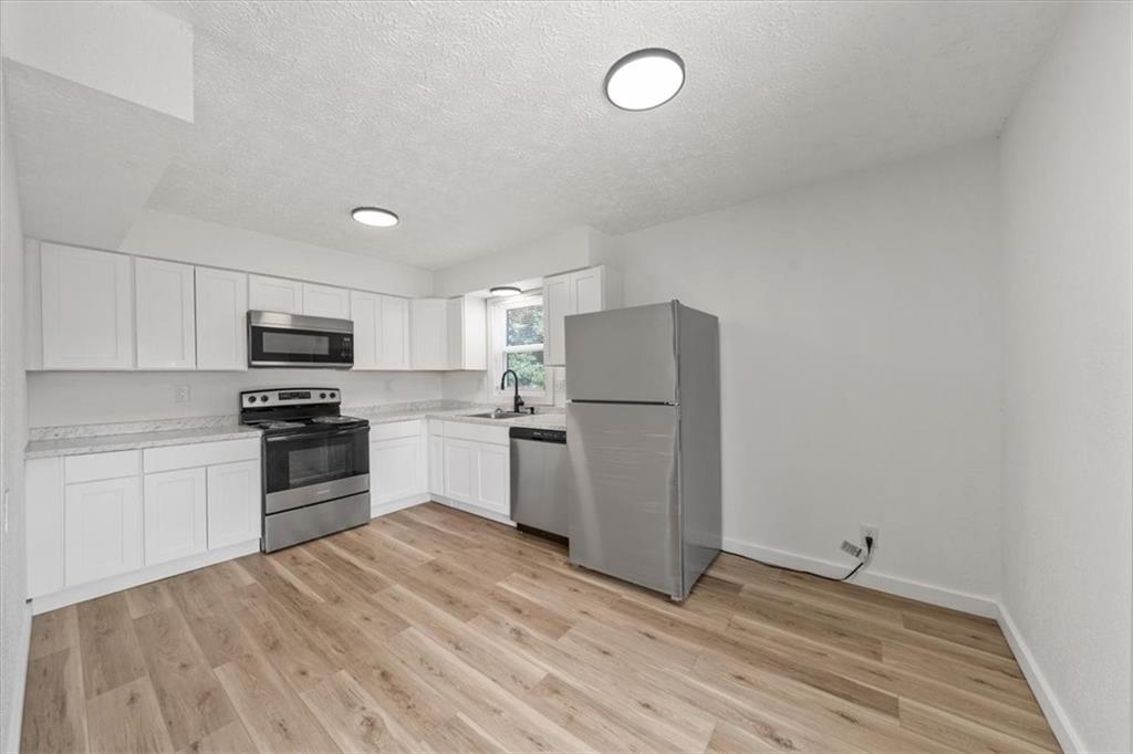 904 Twin Oaks Terrace