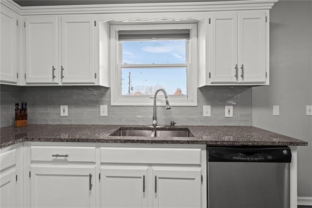 1184 S Delaware Street