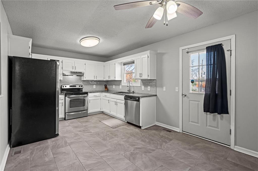 1184 S Delaware Street