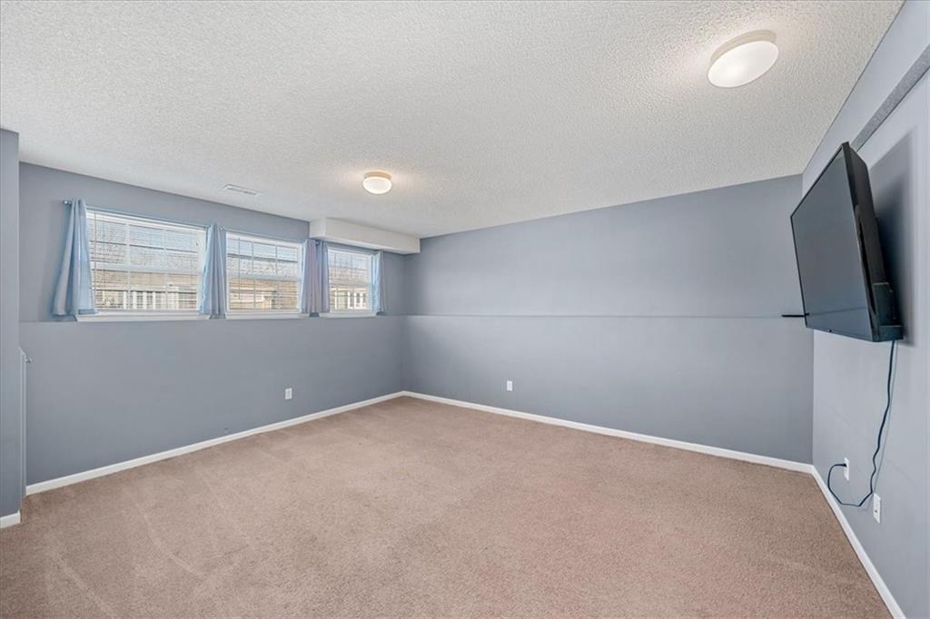 1216 N Parkway Drive