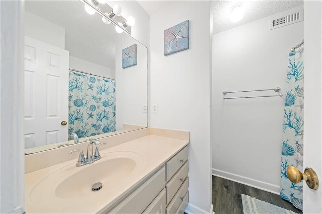 1216 N Parkway Drive