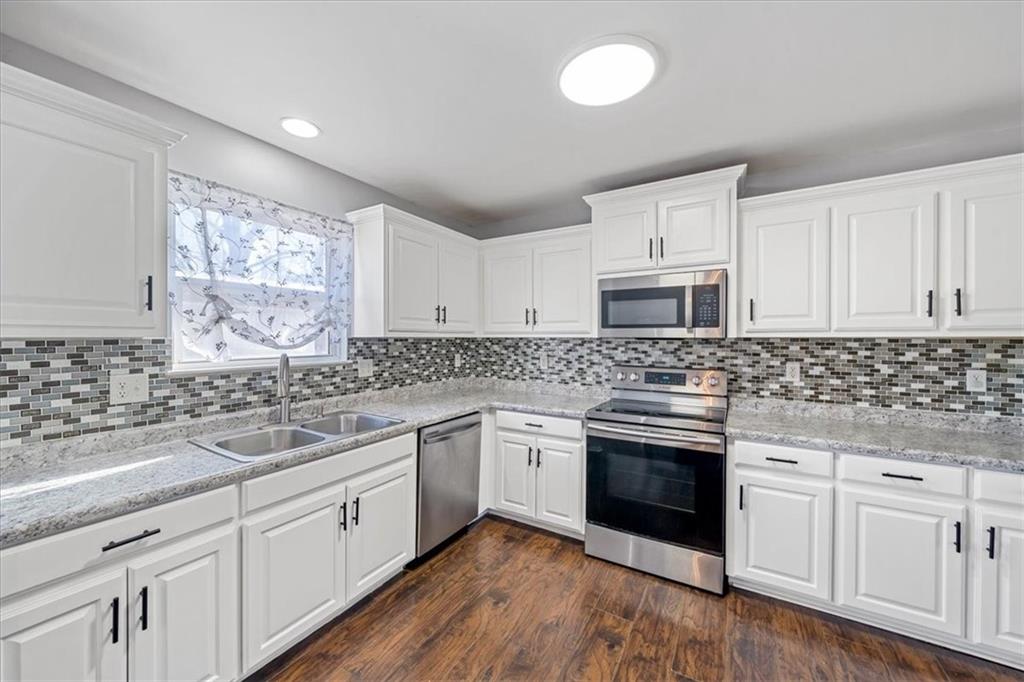 1216 N Parkway Drive