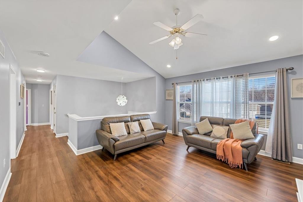 1216 N Parkway Drive