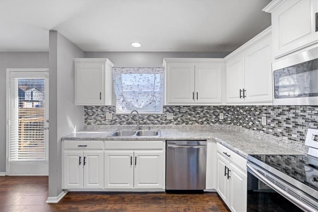 1216 N Parkway Drive