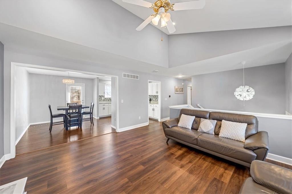 1216 N Parkway Drive