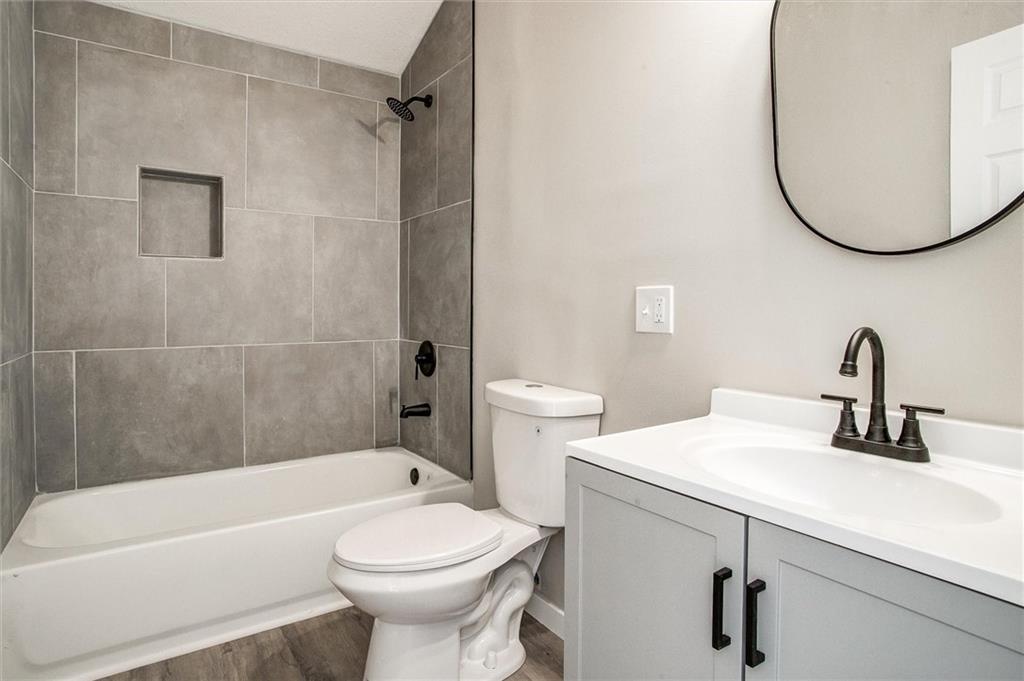 1120 NE 97th Place