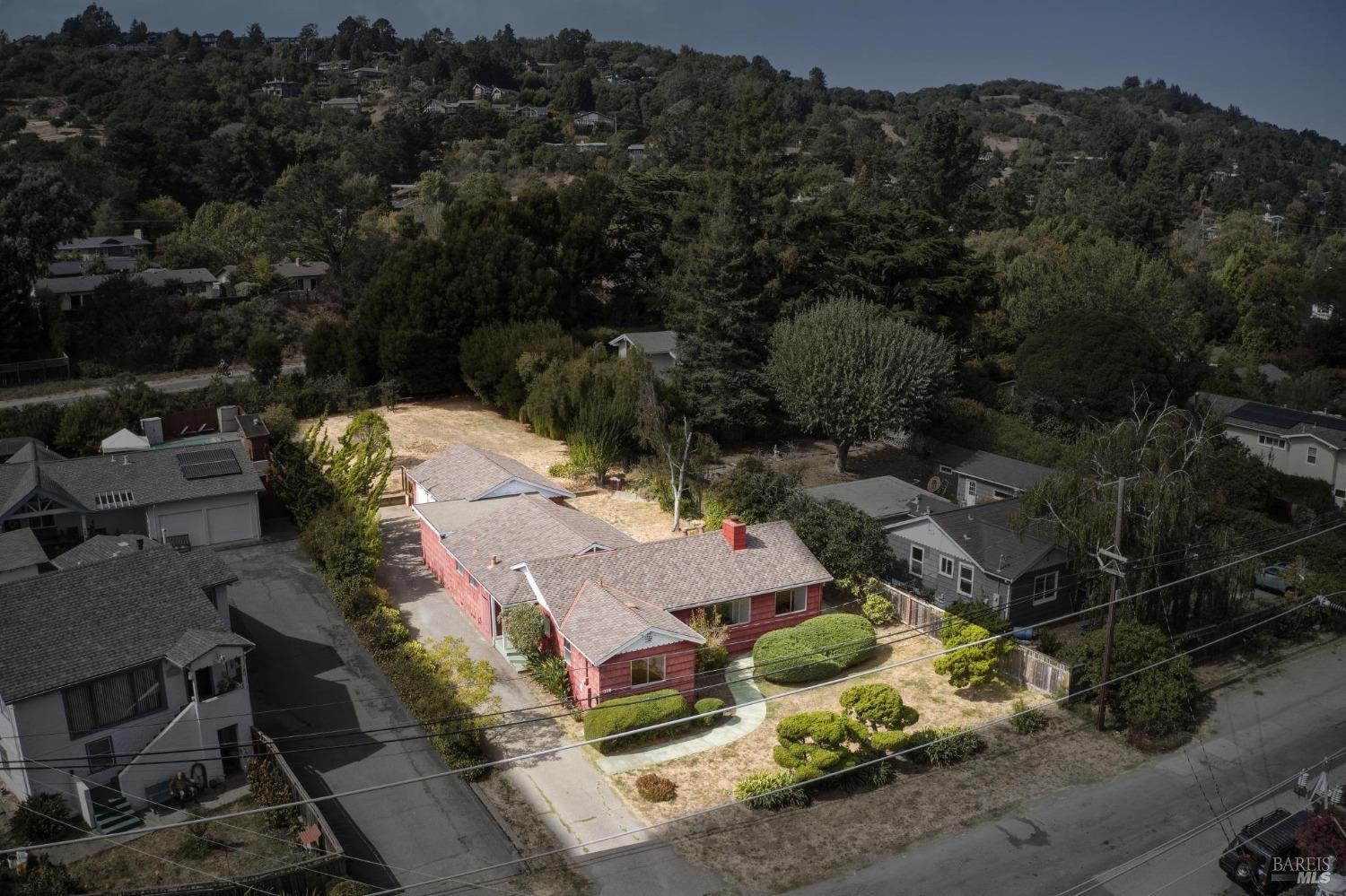 118 Lomita Drive