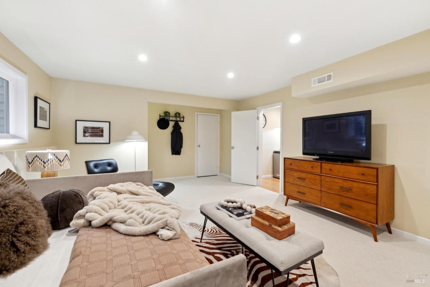 328 N Ferndale Avenue