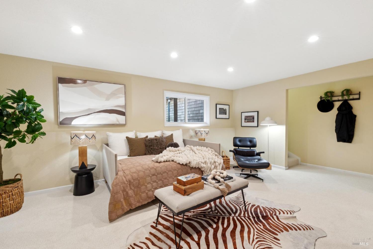 328 N Ferndale Avenue