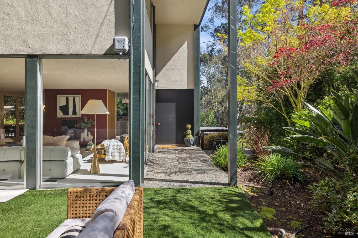 328 N Ferndale Avenue