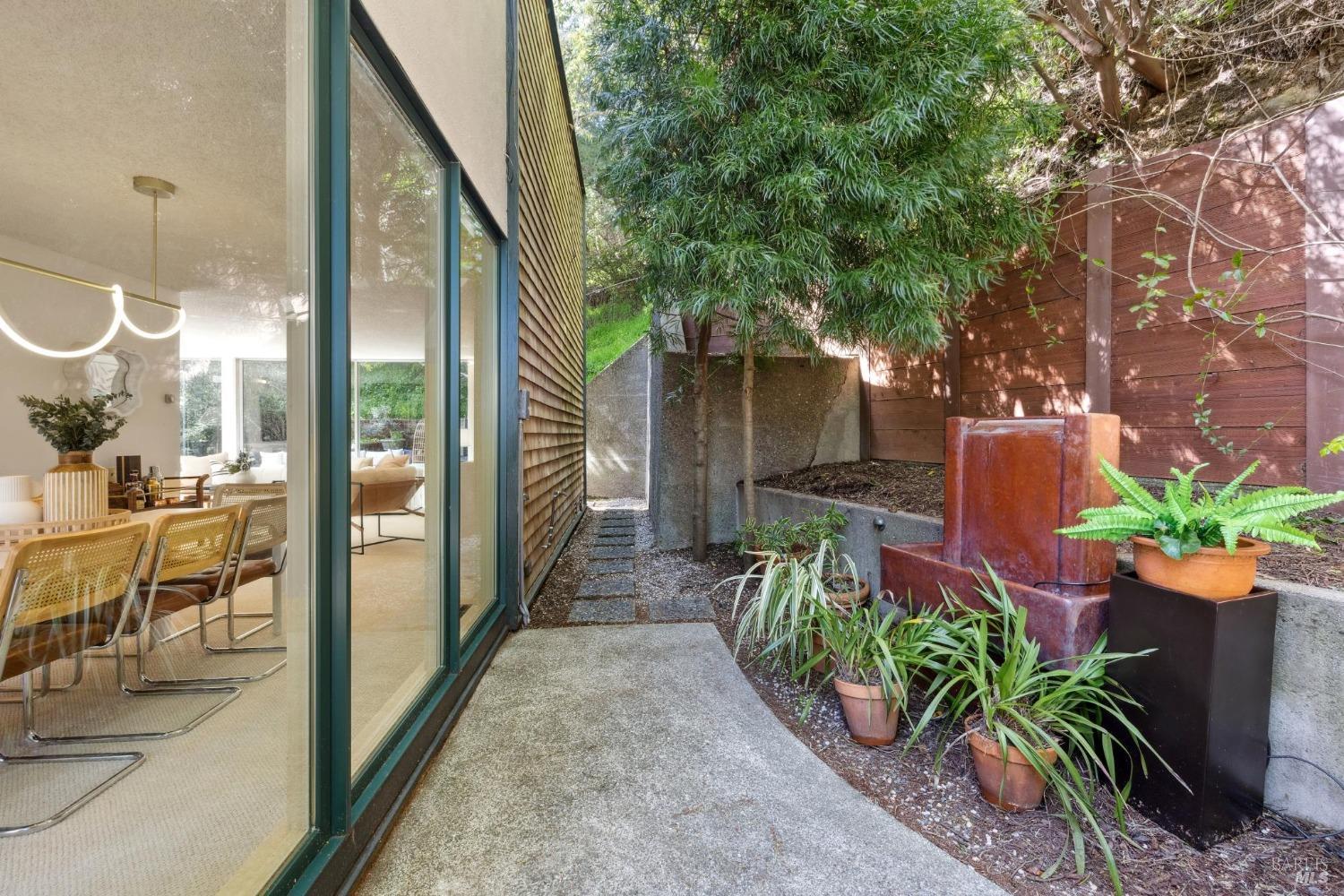 328 N Ferndale Avenue